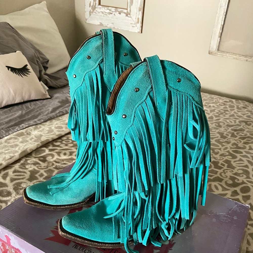 Women’s cowboy boots